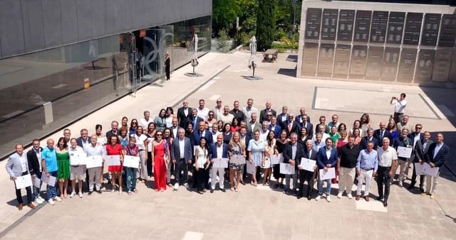 los deportistas españoles de Atlanta 96 en el homenaje del COE por los 30 años. (EUROPA PRESS).