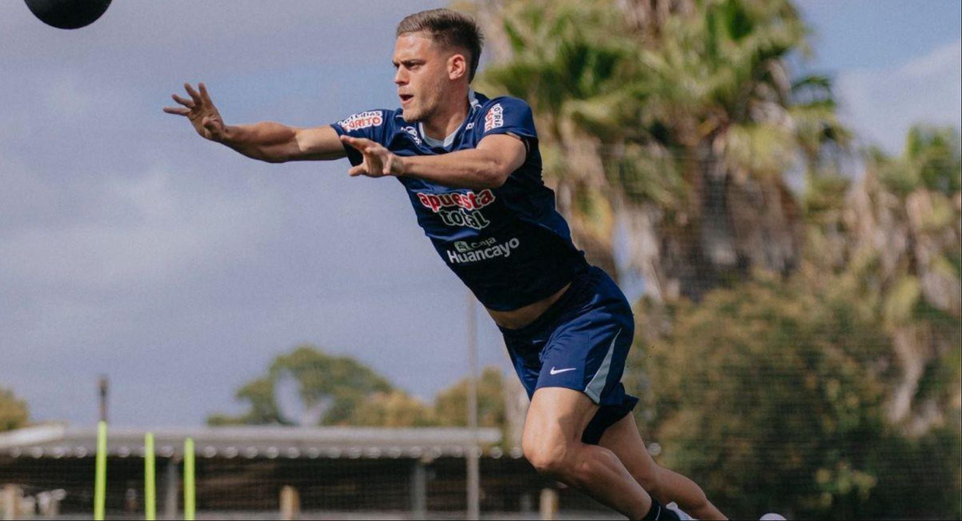 Andrés Mendoza también cuestionó la inversión realizada por Alianza Lima para contratar a Federico Girotti. El exdelantero consideró que el argentino es un jugador costoso y que todavía no ha respondido a las expectativas. (Alianza Lima)