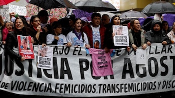 Agostina Vega - Marcha Familiares