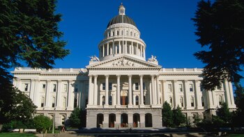 Evacuaron el Capitolio de California