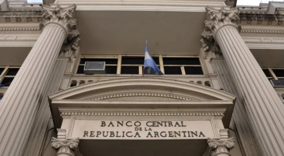 El BCRA enfrenta un pago clave por más de USD 1.000 millones y el mercado sigue de cerca el impacto sobre las reservas