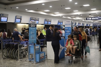 En Aeroparque, miles de pasajeros