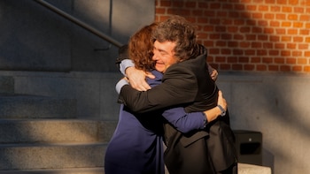 Ayuso recibe a Javier Milei en el Canal de Isabel II antes de su vuelta a Argentina: así ha sido la reunión entre los mandatarios