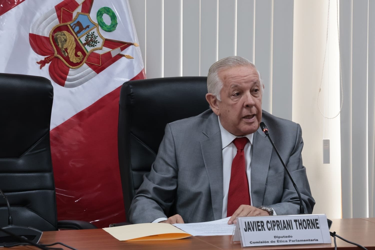 “Le encantan las cámaras”: Javier Cipriani acusa a Harvey Colchado de obstaculizar la Comisión de Ética con su renuncia