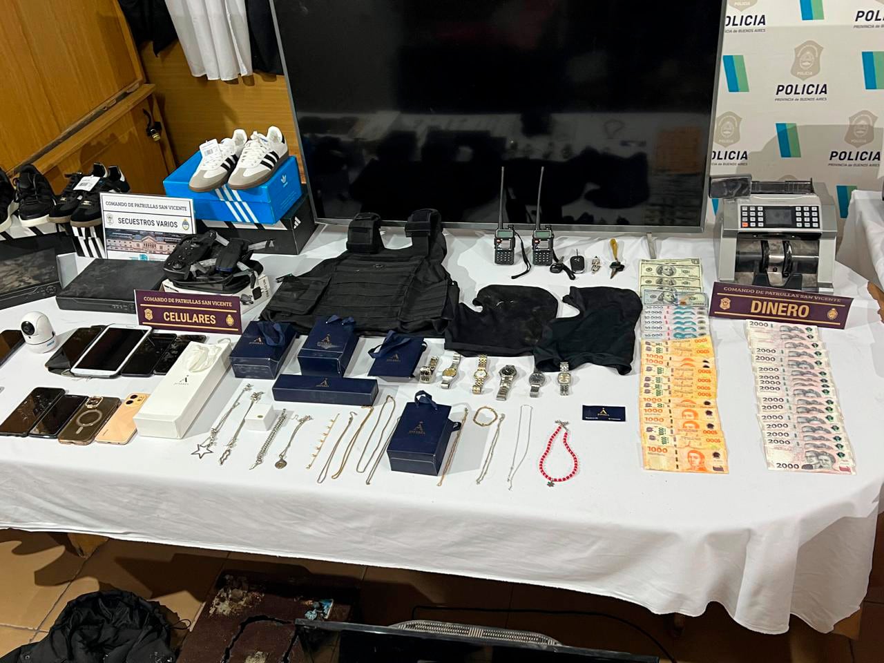Joyas, dinero y otros elementos secuestrados