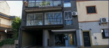 Otro de los departamentos decomisados en la causa "Carbón Blanco", ubicado en Andonaegui al 3300 (Foto: AABE)