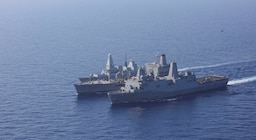 Dos aeronaves militares del régimen de Maduro hostigaron a un buque de la Armada de EEUU en aguas internacionales