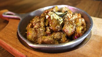 Chicharroncitos bañados en oro de