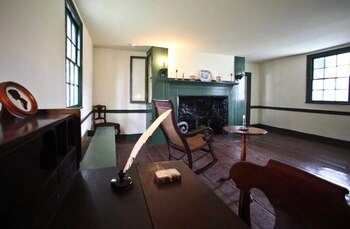 El escritor Edgar Allan Poe también fue un virtuoso del diseño de interiores, así lo demostró en uno de sus ensayos.