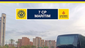 Inmovilizan en València un autobús por positivo en cocaína del conductor, que esperaba a 25 turistas