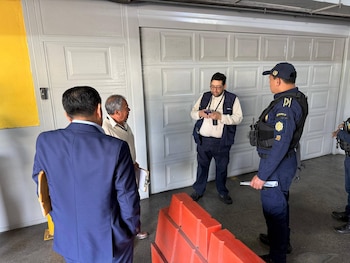 Oficiales de policía y personal