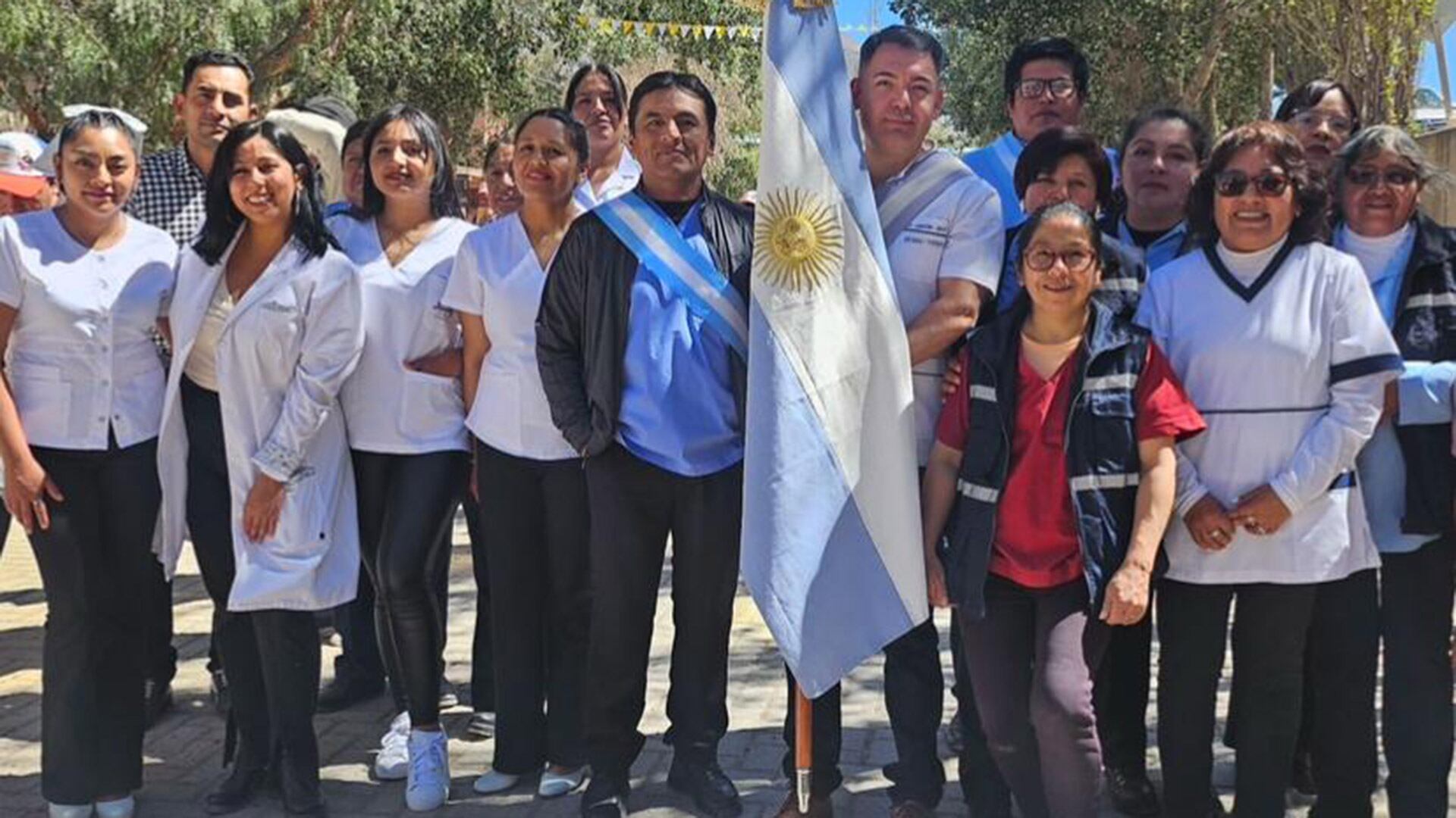 En el desfile de Purmamarca junto al equipo del puesto de salud