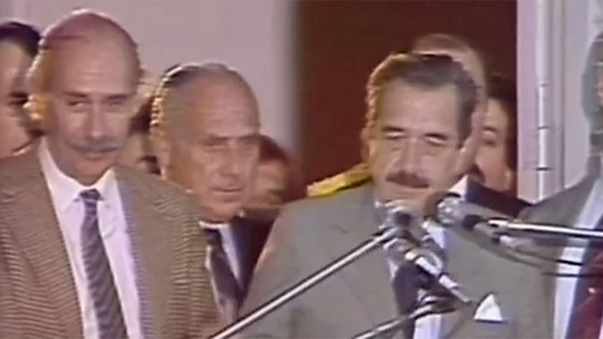 Raúl Alfonsín junto a Osvaldo Alvarez Guerrero, gobernador de Río Negro