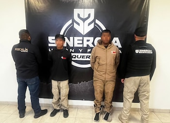 Axel “N” e José Alonso “N” foram encontrados e detidos no estado de Querétaro. (Cortesia: FGJ Michoacán)