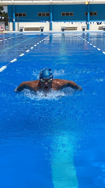 Alejandro Lecot, el campéon argentino de natación que volvió a estudiar a los 65 años