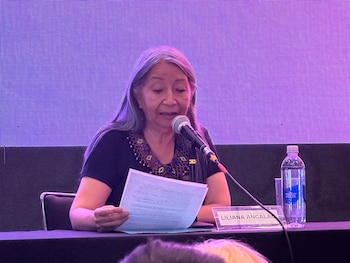 La poeta mapuche Liliana Ancalao subrayó la importancia de visibilizar la historia silenciada de los pueblos originarios y sus formas de resistencia - (CS)