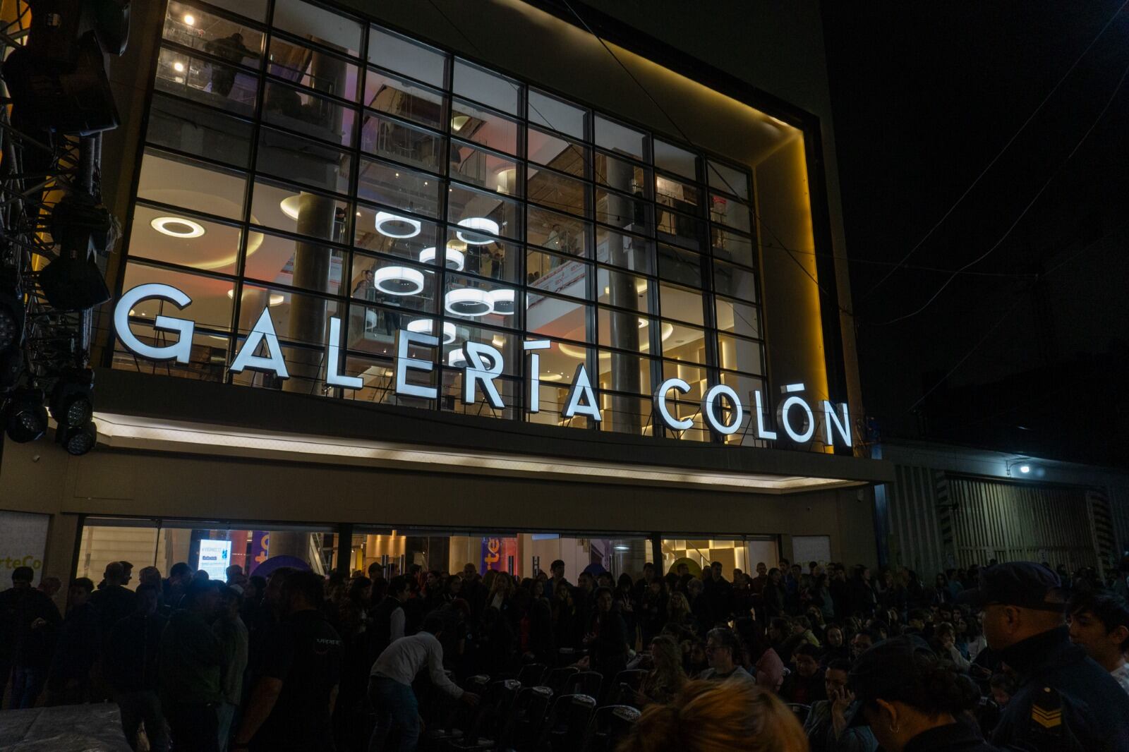 ArteCo estrenó sede en la céntrica Galería Colón