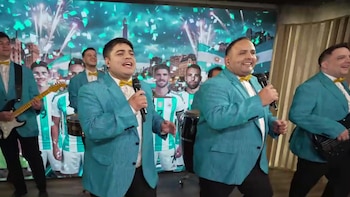 De un blooper viral a un nuevo hit: la historia de “Bombón argentino” y la vigencia de Los Palmeras