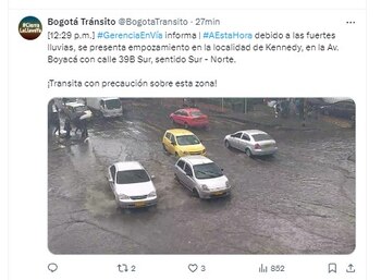 Se recomienda manejar con prudencia debido a las lluvias que se reportan desde Kennedy - crédito @BogotaTransito/X