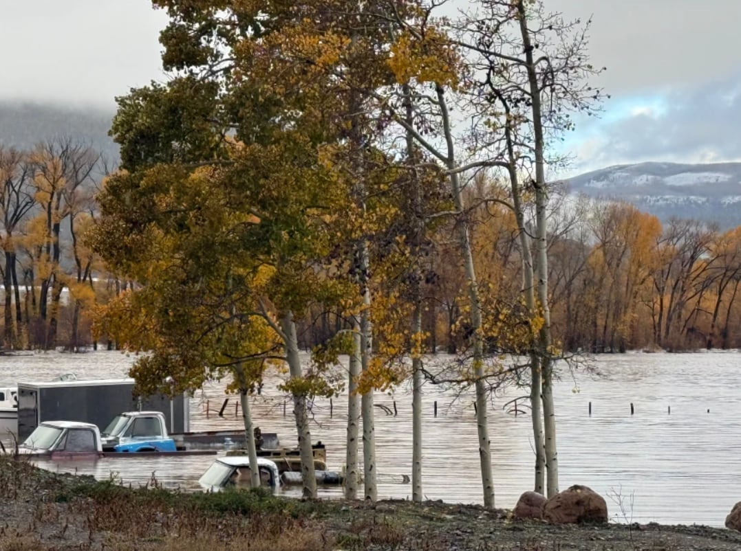 El río San Juan superó en un metro su nivel del año anterior y anegó sectores de la localidad de Pagosa Springs en Colorado (South Fork Rescue Service)