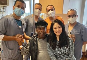 Pelé suele visitar al hospital
