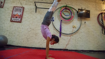 Lumina Cirkum: una escuela mantiene