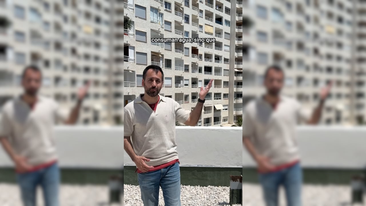 El arquitecto Jordi Martí muestra el trabajo de dos arquitectas para reducir el consumo de agua en una urbanización. (@jordimartix/Instagram)