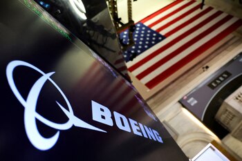 El logo de Boeing en