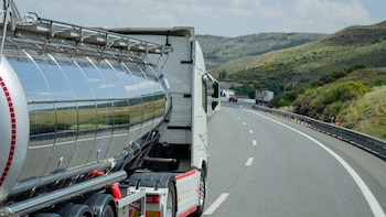 El mercado global del diésel seguirá ajustado y suma presión sobre el transporte de cargas