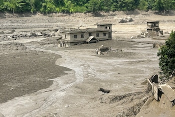 Las impactantes fotos del GLOF en Nepal y el Tíbet