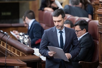 02/10/2026 El ministro de Derechos Sociales, Consumo y Agenda 2030, Pablo Bustinduy, durante una sesión plenaria, en el Congreso de los Diputados, a 2 de octubre de 2026, en Madrid (España).
POLITICA
Jesús Hellín - Europa Press