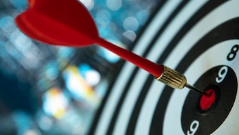 Jugar a los dardos, ¿el