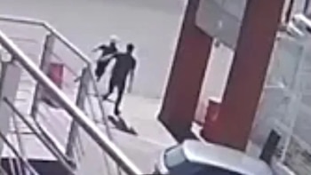 Video: un ladrón intentó escapar