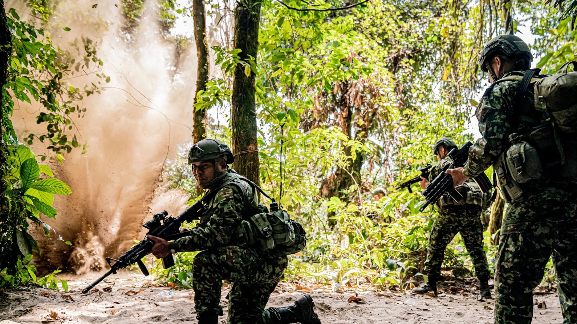 Las autoridades mantienen presencia militar y policial en corredores estratégicos y zonas rurales de la región, ante la persistencia de acciones atribuidas a disidencias armadas - crédito Ejército Nacional/Facebook