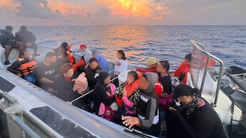 Armada rescató a más de