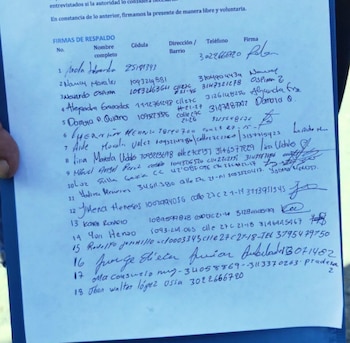 Comunidad respalda a padres de niños dormidos en Santa Rosa de Cabal - crédito Captura de Pantalla Facebook/Manizales en Línea