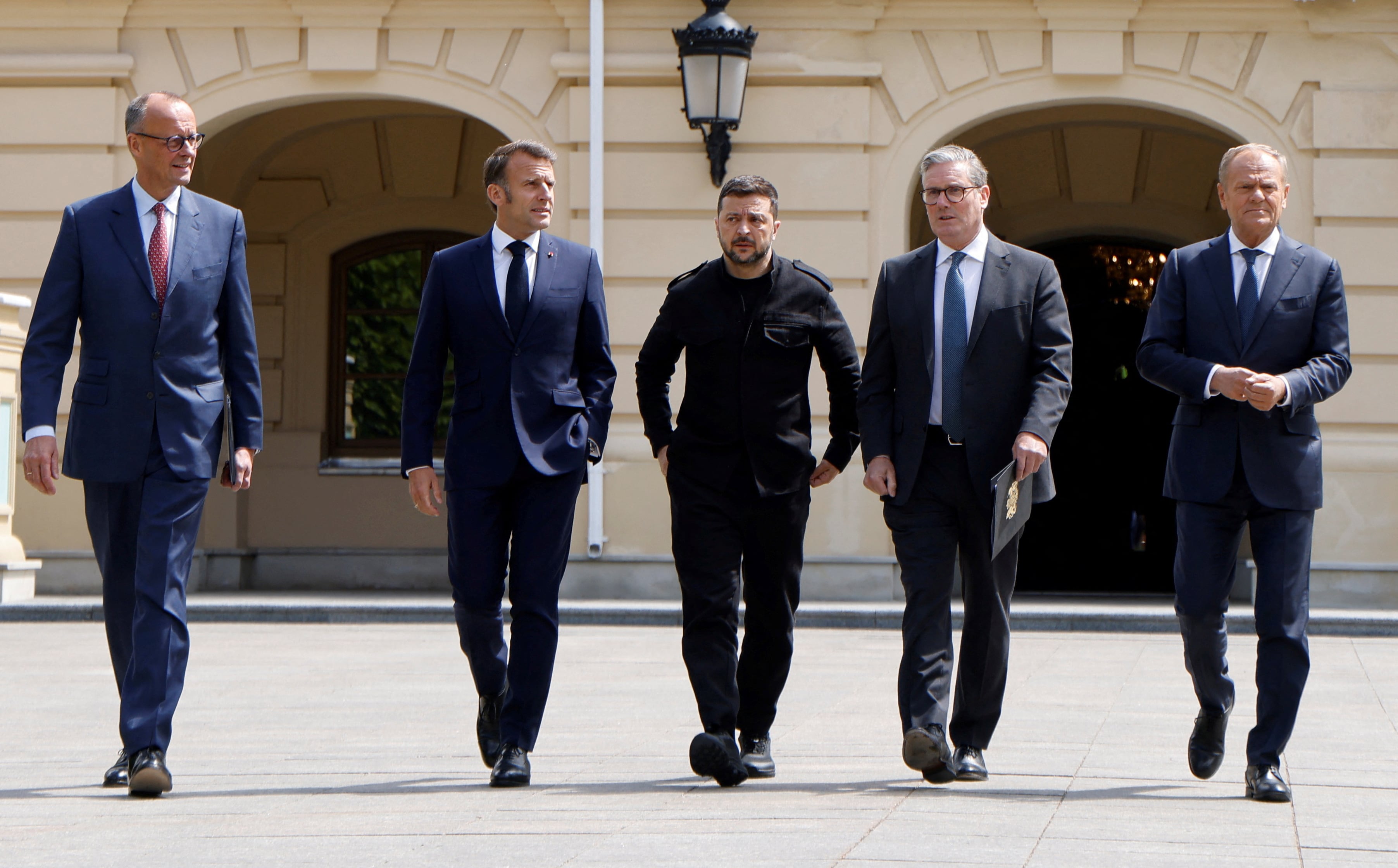 París endurece la presión sobre Rusia y promete más respaldo militar a Ucrania