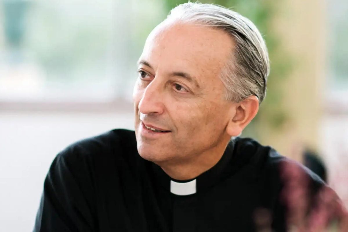 El sacerdote español Fernando Cuevas ideó en Valencia un sistema para unir a católicos practicantes que buscan casarse