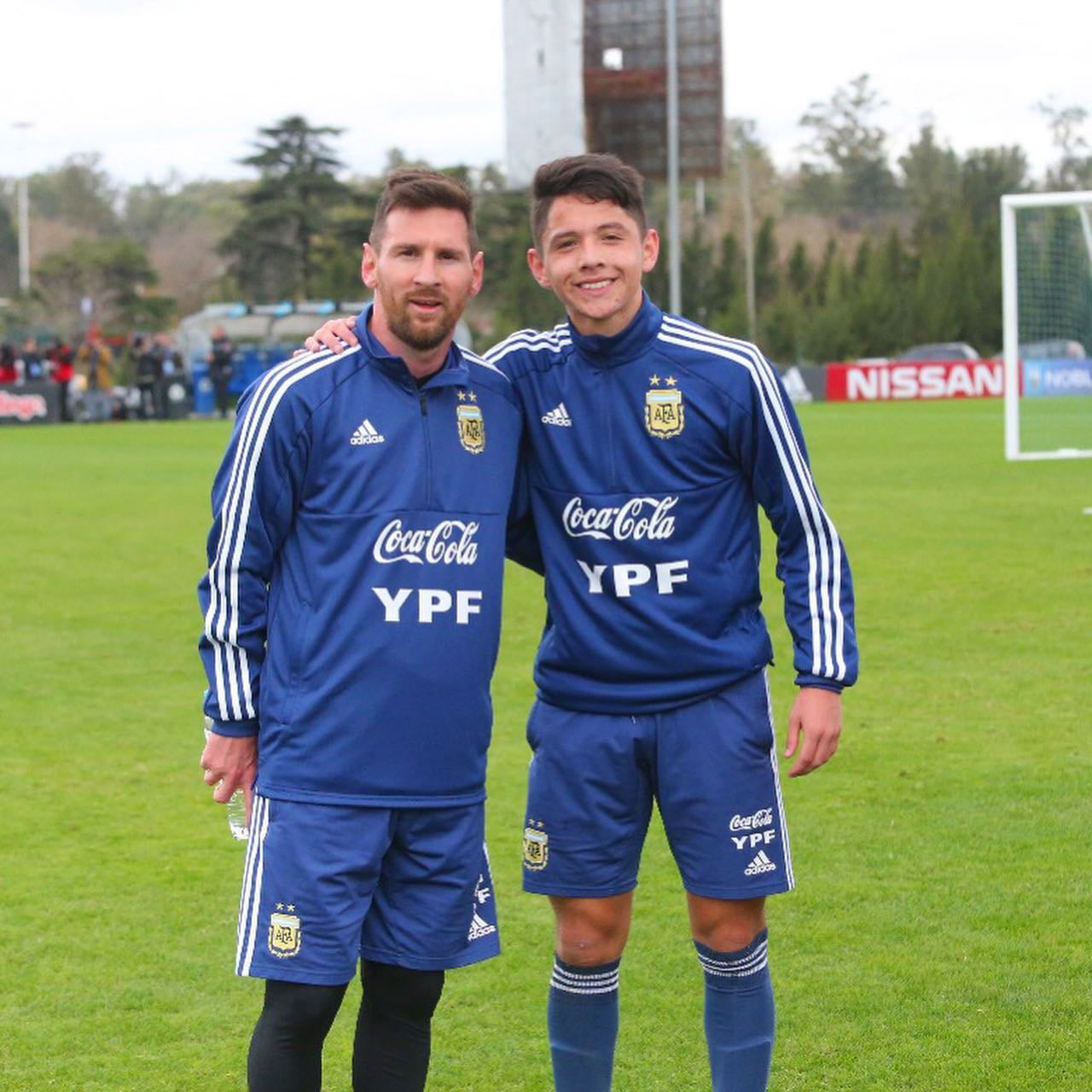 La foto que Ayala se sacó con Messi mientras entrenaba con las juveniles de Argentina: ahora serán compañeros en Inter Miami