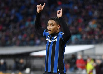 Soccer Football - Europa League - Quarter Final - First Leg - RB Leipzig v Atalanta - Red Bull Arena, Leipzig, Germany - April 7, 2022 Atalanta's Luis Muriel celebrates scoring their first goal REUTERS/Annegret Hilse