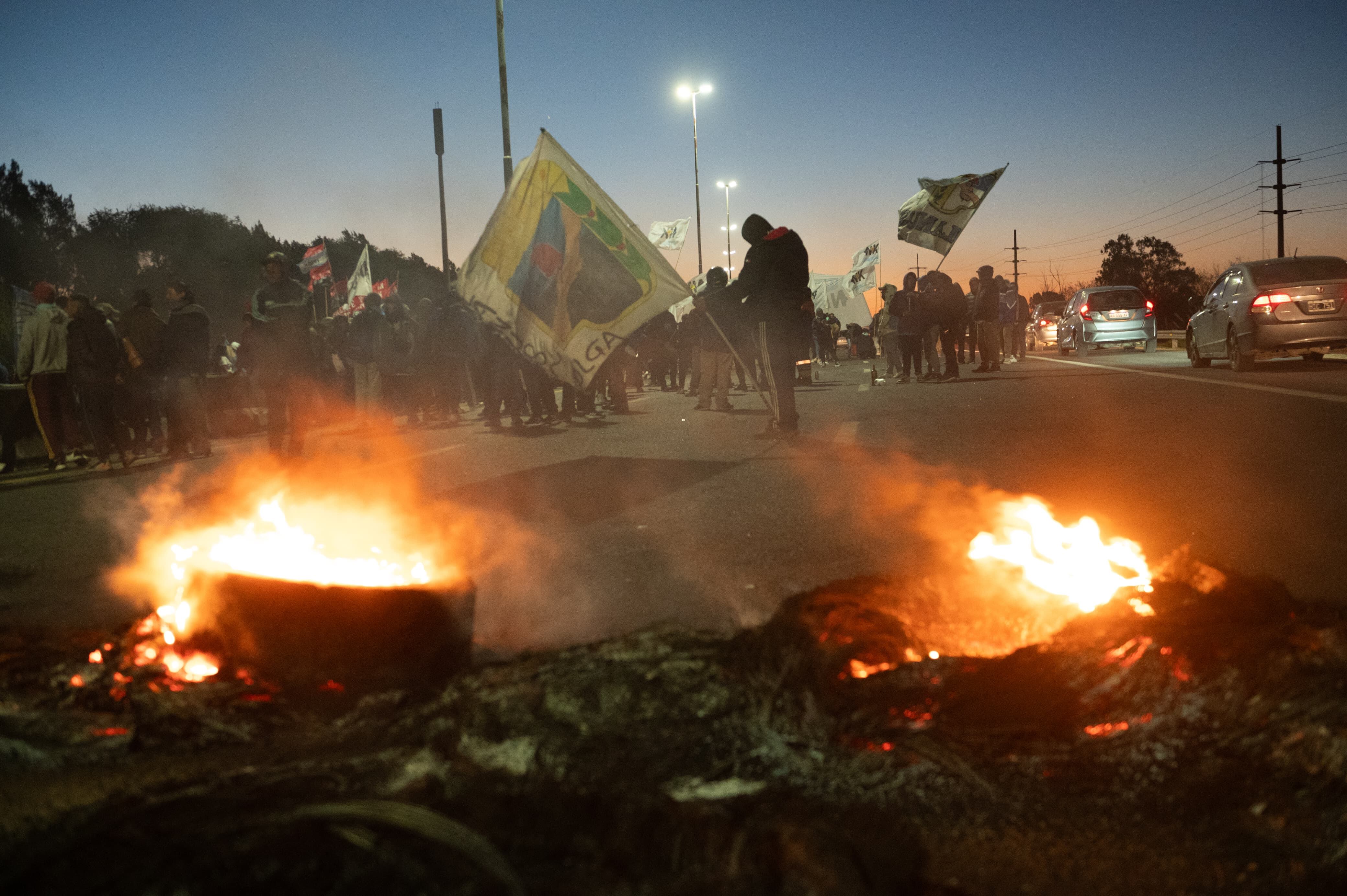 Uno de los tantos cortes de ruta que se llevaron a cabo en repudio de la condena a Cristina Kirchner (Jaime Olivos)