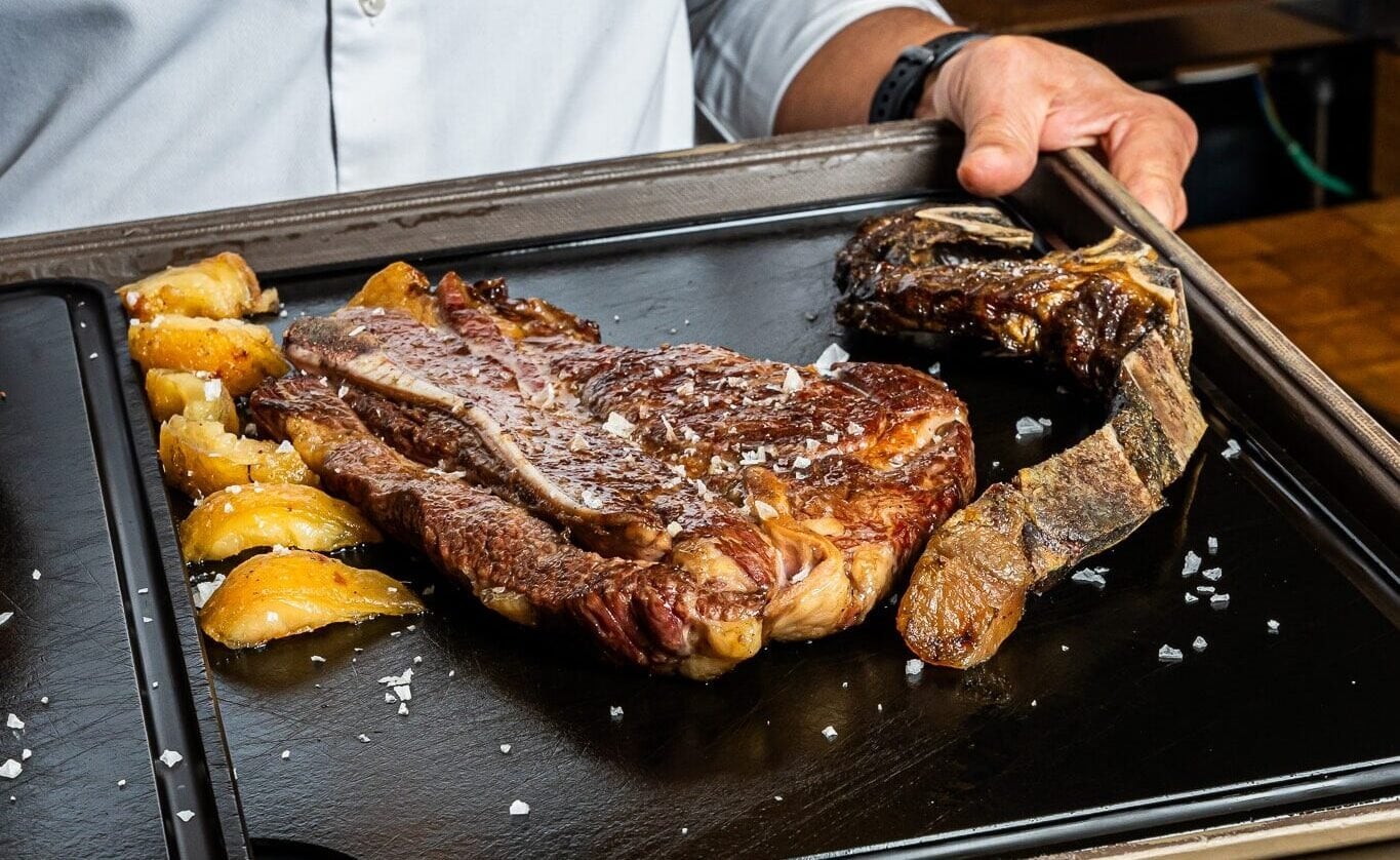 Chuletón a la brasa del restaurante LomoAlto, en Barcelona (Web del restaurante)