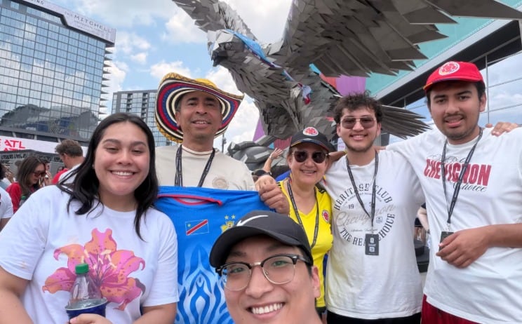 La detención de Sofía Pineda y sus padres en el aeropuerto de Atlanta transformó lo que sería una celebración en Florida en un proceso migratorio complejo en Estados Unidos. La familia, originaria de Colombia, fue interceptada por agentes de inmigración cuando intentaba abordar un vuelo hacia Fort Lauderdale junto a Nicholas Kim, pareja de Sofía - crédito Nicholas Kim