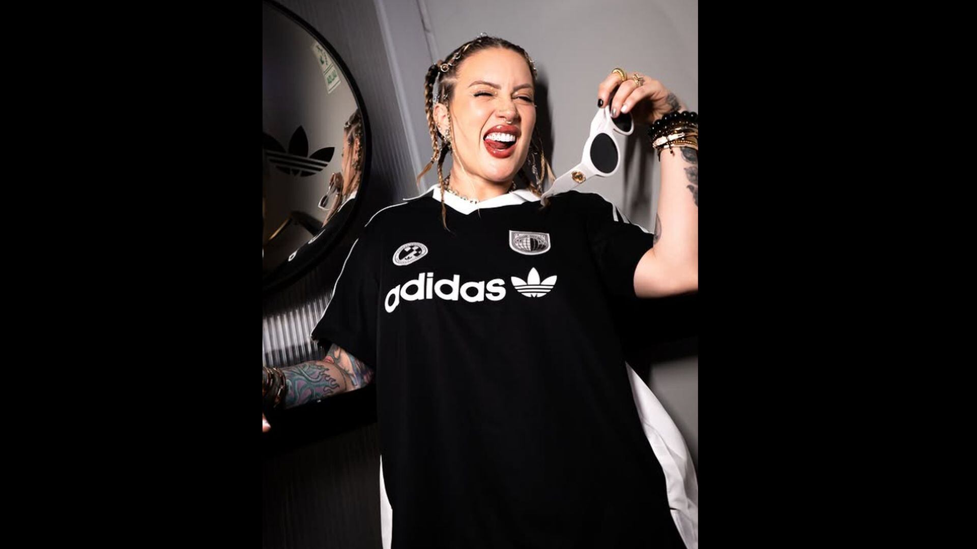 Una imagen publicada reveló la presencia de Xiomy Kanashiro en la grabación del nuevo proyecto de Leslie Shaw, encendiendo rumores sobre un rol protagónico.  (Instagram)