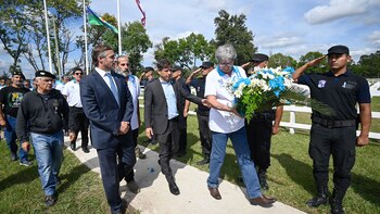 Axel Kicillof recorre una réplica