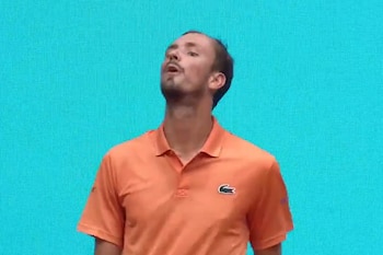 El repudiable gesto del ruso Medvedev hacia el público en Madrid (captura de video)