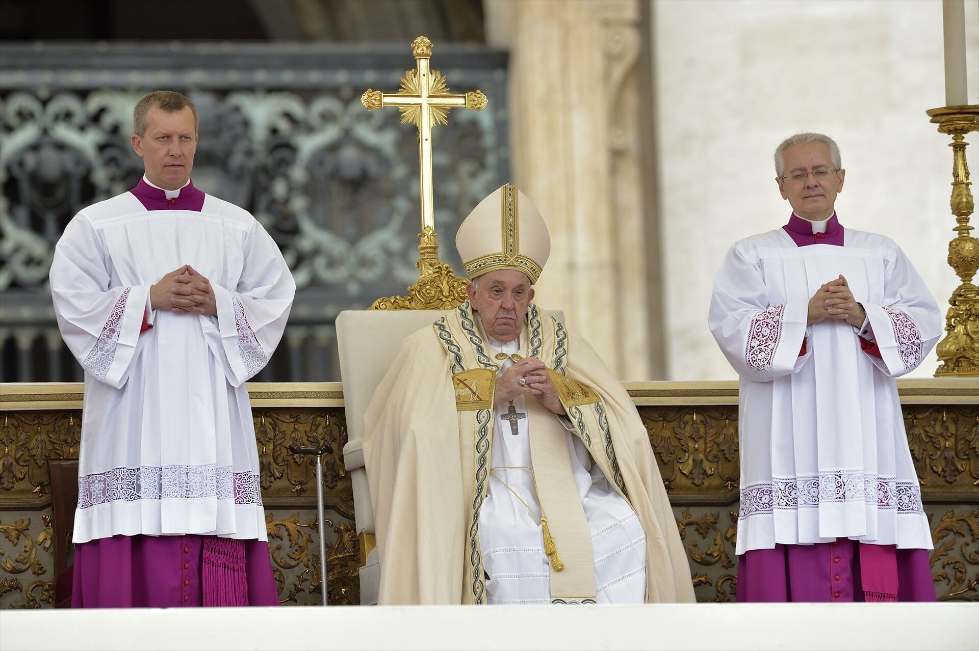 Durante los 12 años de mandato del papa Francisco, el pontífice atravesó por una serie de cambios mundiales que incluye guerras, disminución de seguidores religiosos, una iglesia dividida, entre más problemas. (Europa Press)