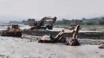 Otras maquinarias pesadas han desplegado