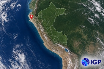 Vista satelital del mapa de Perú con un pin rojo en la región norte y el logotipo del Instituto Geofísico del Perú en la esquina inferior derecha.
