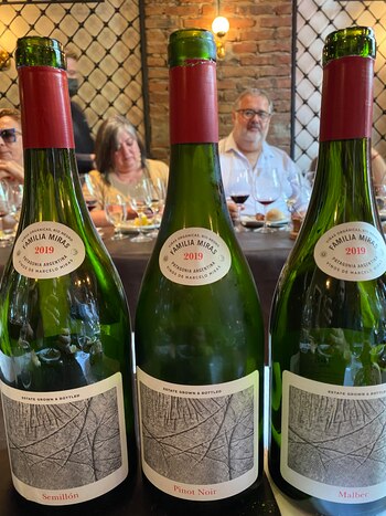 Marcelo Miras junto a su